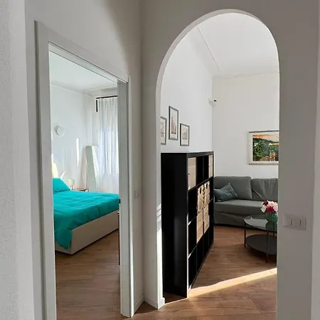 Apartamento Modern And Bright Two-room Above The M3 Metro *