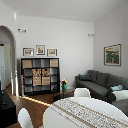 Apartamento Modern And Bright Two-room Above The M3 Metro